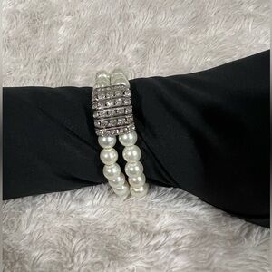 Elegant Faux Pearl and Crystal Bracelet